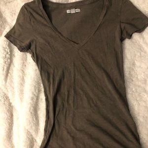 American Eagle v-neck